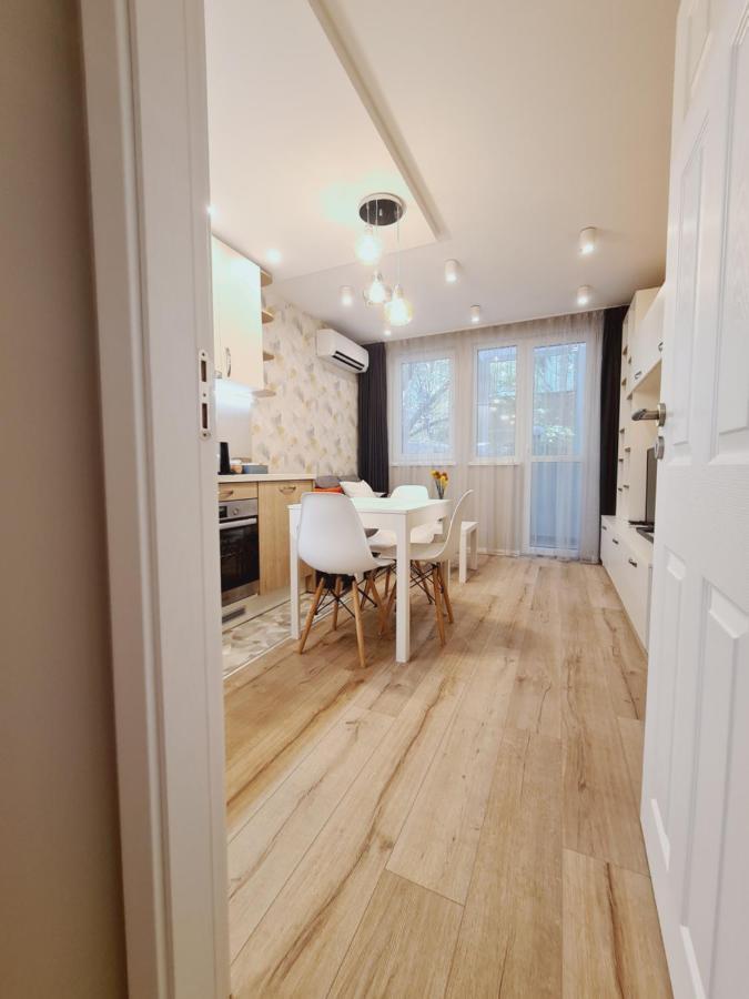 Brand New Luxury Flat In The City Center Varna Eksteriør billede